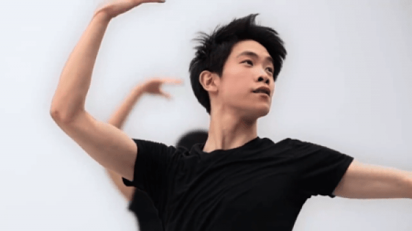 Il sera difficile pour ceux qui assistent à des spectacles de danse classique chinoise tels que  Shen Yun, de distinguer des différences dans les mouvements de base, par rapport à ceux du Kung-fu.. (Image: Screenshot / YouTube)