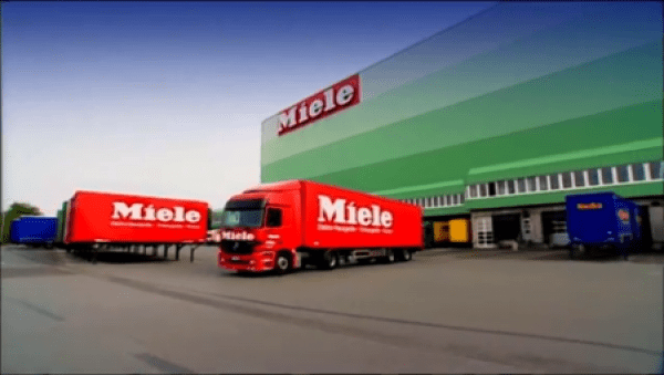 Miele, un fabricant allemand d'appareils électroménagers haut de gamme, possède une unité de fabrication en Chine, mais envisage de la déplacer vers son pays d'origine pour maintenir sa  rentabilité. (Image: Capture d'écran / YouTube)