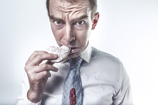 Souffrez-vous d'indigestion en mangeant lorsque vous êtes stressé ou bouleversé? Beaucoup d'entre vous en souffrent. (Image: gratisography.com/pexels)