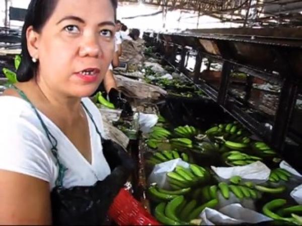 Lorsque le propriétaire d'une plantation de bananes aux Philippines a décidé d'employer des chrétiens et des musulmans en tant que superviseurs et directeurs, cela a contribué à atténuer les conflits entre les deux groupes de la région. (Image: Capture / YouTube)