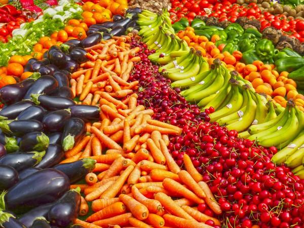Sortez de votre routine et cueillez des fruits et des légumes riches en couleurs. (Image : Pixabay) 
