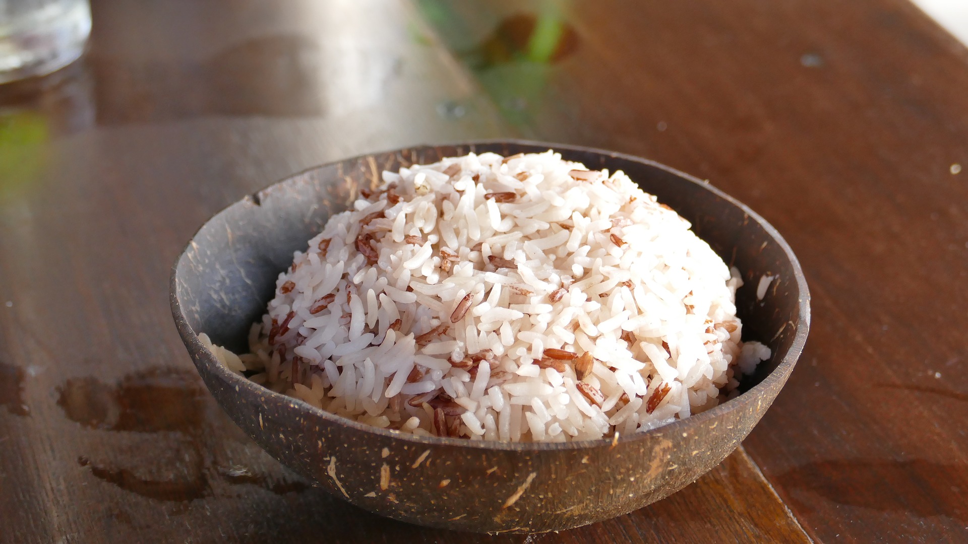 Lorsque vous avez faim et que vous avez besoin de vous remplir l'estomac, peu importe combien le riz est sec. (Image : Dolvita108 / Pixabay)
