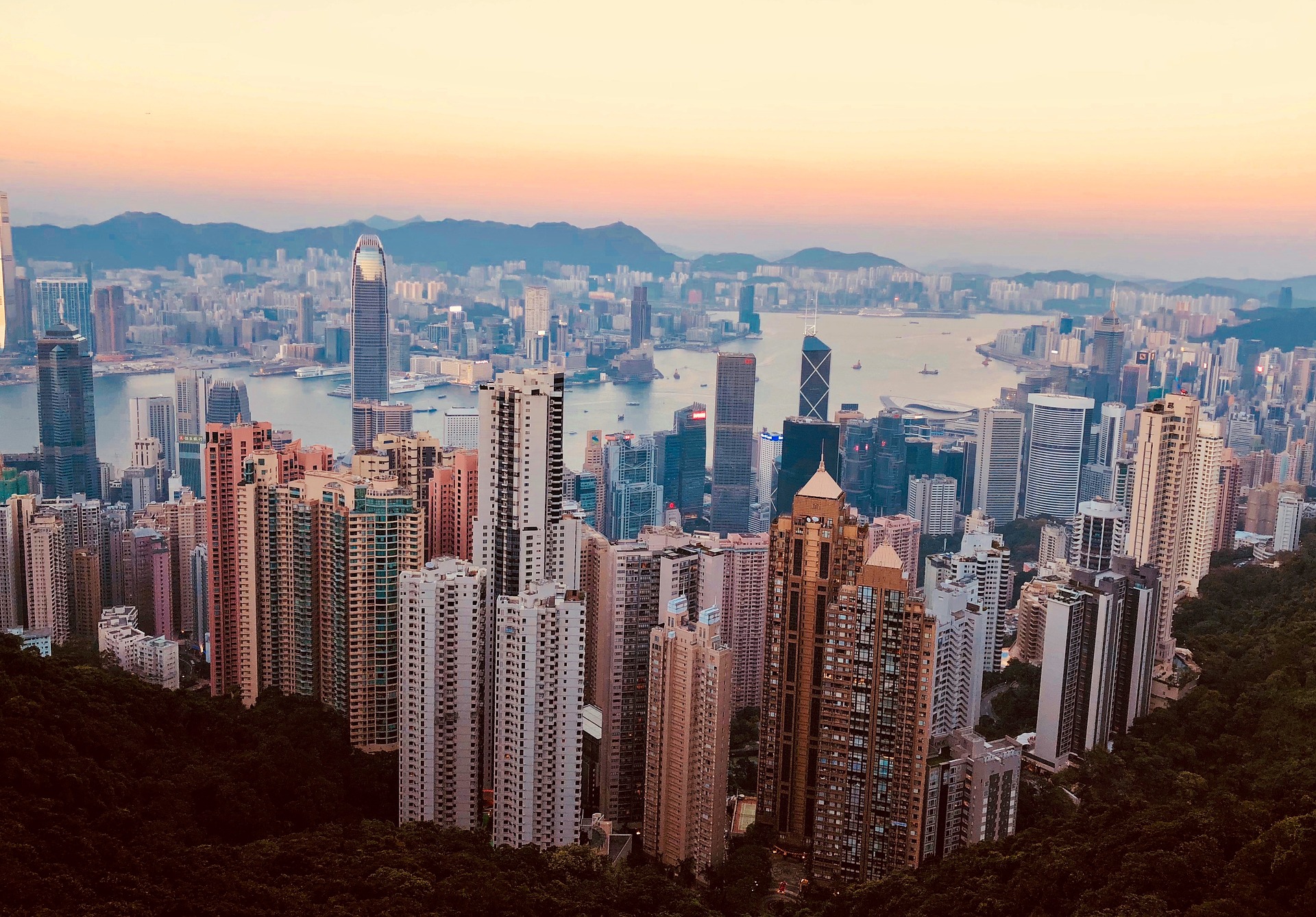Plus de 7 millions de personnes vivent à Hong Kong, ce qui en fait l'une des régions les plus densément peuplées du monde. (Image: Nextvoyage / Pixabay.com)