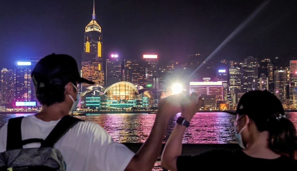 Un manifestant bravant le soleil ardent et les violences policières à Hong Kong a publié une lettre adressée à la population de Chine continentale, expliquant pourquoi, depuis le 9 juin, les manifestants à Hong Kong  se battent pour la démocratie, la liberté et les droits de l’homme. (Image: Studio Incendo via flickr CC BY 2.0 )