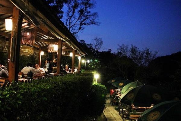 Maokong est un endroit romantique de Taïpei à visiter la nuit. (Image: Avec l’aimable autorisation du salon de thé Yao Yue)