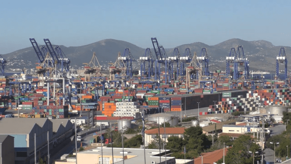 L'investissement dans le port du Pirée s'inscrit dans le cadre de l'initiative route et ceinture ou nouvelle route de la soie. (Image : Capture d'écran / YouTube)