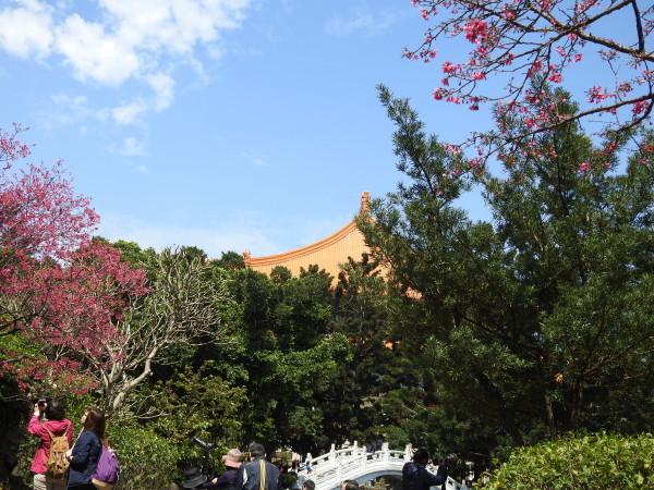 Un jardin pittoresque au parc commémoratif de Chiang Kai-Shek. (Image : Billy Shyu/Vision Times)
