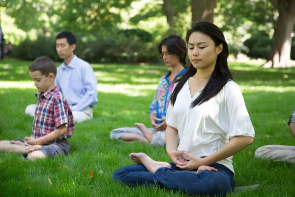 La pratique du Falun Gong peut aider les gens à cultiver la compassion.(Image: Joffers951 via wikimedia CC BY-SA 4.0)