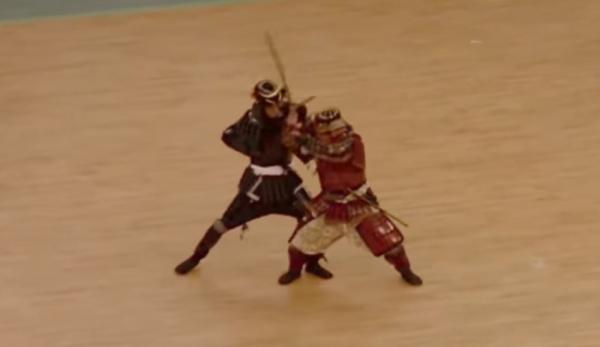 Combattre avec les épées Odachi aurait été laborieux. (Image : Capture d’écran /  YouTube)