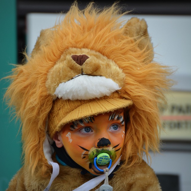 Dans de nombreuses régions de France, le Carnaval n’est plus guère célébré que par les plus jeunes, à l’ école. (Image : Ben Kerckx / Pixabay)