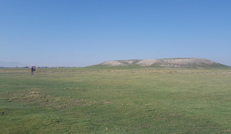 Vue complète du monticule archéologique de Türkmen-Karahöyük. Il semble que la ville inconnue couvrait plus d’un kilomètre carré à son apogée. (Image : James Osborne)