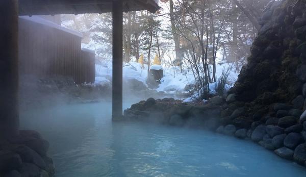 Le Japon est reconnu pour ses sources d’eau chaude. (Image : pixabay / CC0 1.0)