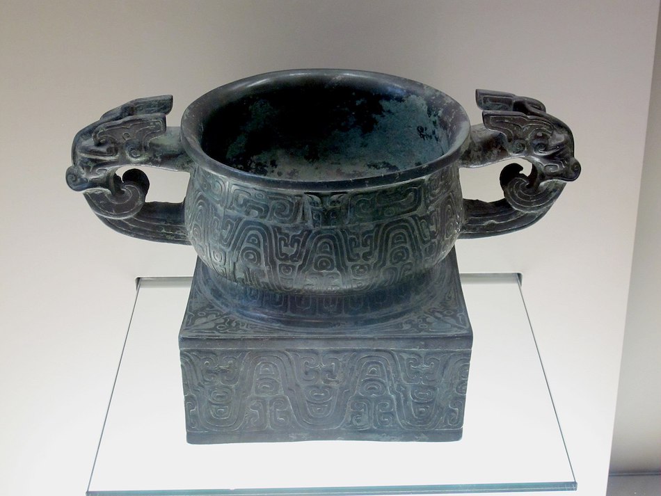 Les bronzes étaient à l’origine fabriqués en terre cuite et faisaient office de vaisselle quotidienne à l’époque néolithique. (Image : wikimedia / musée Cernuschi / CC0)