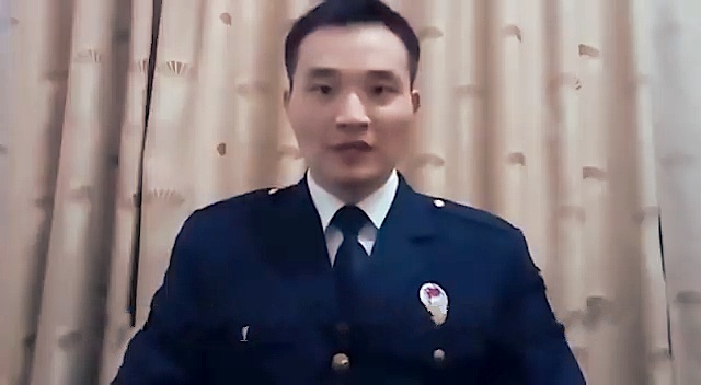 Zhao Hu, un sergent de la marine chinoise à la retraite, a contourné la censure d’Internet en Chine pour mettre en ligne une vidéo critiquant le Parti communiste chinois. (Image : Capture d’écran / YouTube)