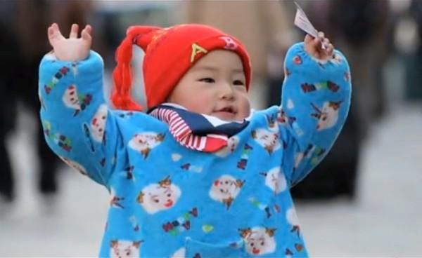 Selon certaines estimations, près de 70 % des militaires chinois sont issus de familles à enfant unique. (Image : Capture d’écran / YouTube)
