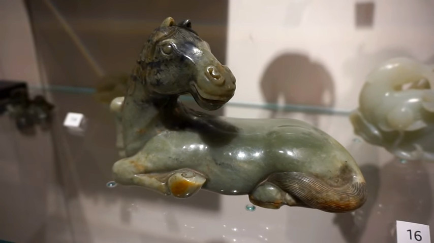 Au cours de milliers d’années, les Chinois ont développé une maîtrise de l’art de la sculpture. (Image : Capture d’écran / YouTube)