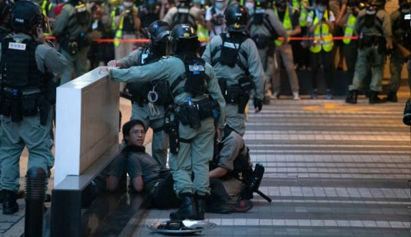 La loi sur la sécurité nationale étant maintenant entrée en vigueur, Joshua Wong n’était pas sûr que ses alliés de Demosisto soient à l’abri de la persécution. (Image : Studio Incendo / flickr / CC BY 2.0)