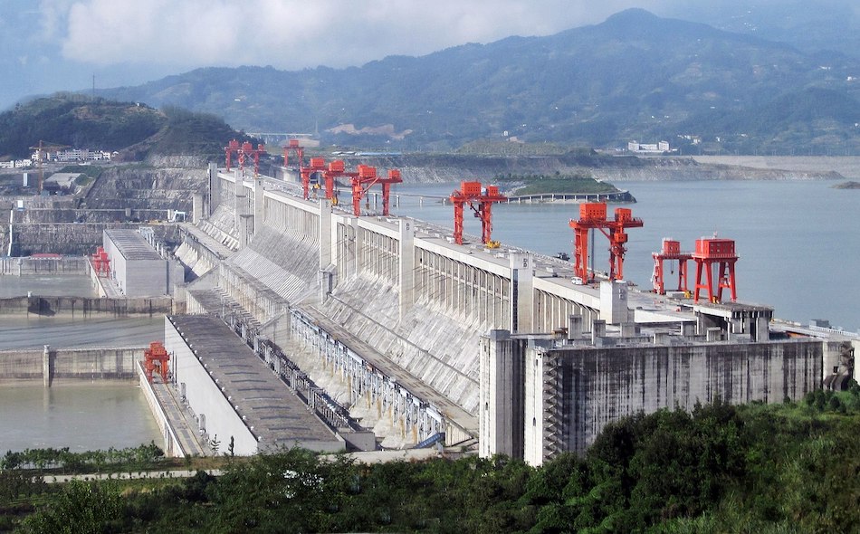 Le barrage des Trois-Gorges, le plus grand barrage du monde, a été, dès sa construction en 1994 sous la gouvernance de Jiang Zemin, sujet de controverse. (Image : Wikimedia / Rehman / CC BY)