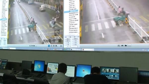 Dahua fournit des logiciels et des applications de vidéosurveillance de santé publique, utilisées dans les régions du nord-ouest de la Chine pour surveiller les Ouïghours et identifier ceux qui seront envoyés dans des camps d’internement. (image : Capture d’écran / YouTube)