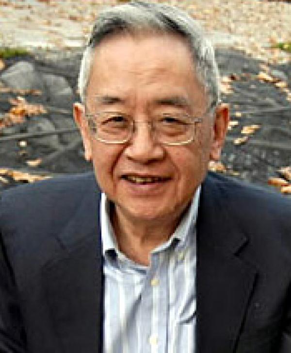 En 2002, Yu Ying Shi, le célèbre historien a déclaré dans une interview qu’il n’y avait pas d’histoire en Chine continentale depuis 1949, et que les « histoires » qui existent sont toutes de fausses histoires, créées pour la propagande politique. (Image : wikimedia / Domaine public)