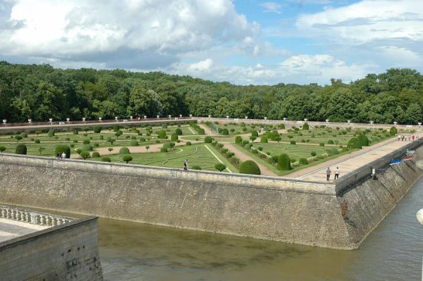 Château de Chenonceau – Jardin de Diane de Poitiers. (Image : Wikimedia / MFSG / CC BY-SA 2.0)