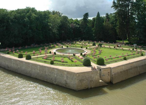 Château de Chenonceau – Jardin de Catherine de Médicis. (Image : Wikimedia / MFSG / CC BY-SA 2.0 DE)