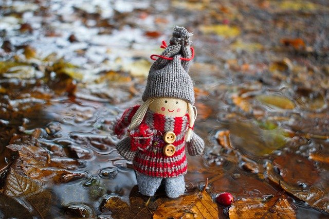 Bien que le temps refroidisse en automne, il n’est pas nécessaire de mettre des vêtements chauds trop tôt. (Image : Andreia Joldes / Pixabay)