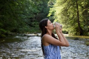 Boire trop d’eau peut être nocif pour les reins
